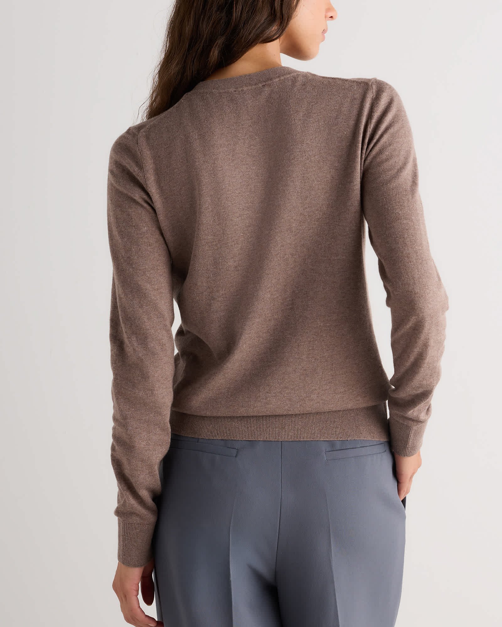 Lightweight Cotton Cashmere Crew Sweater — Gallery image Lightweight Cotton Cashmere Crew Sweater