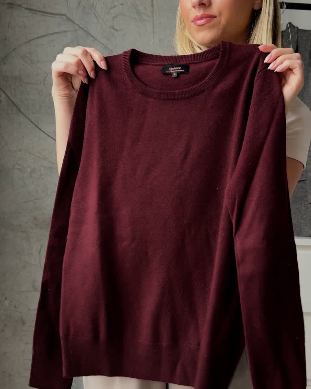 Lightweight Cotton Cashmere Crew Sweater — Gallery image Lightweight Cotton Cashmere Crew Sweater
