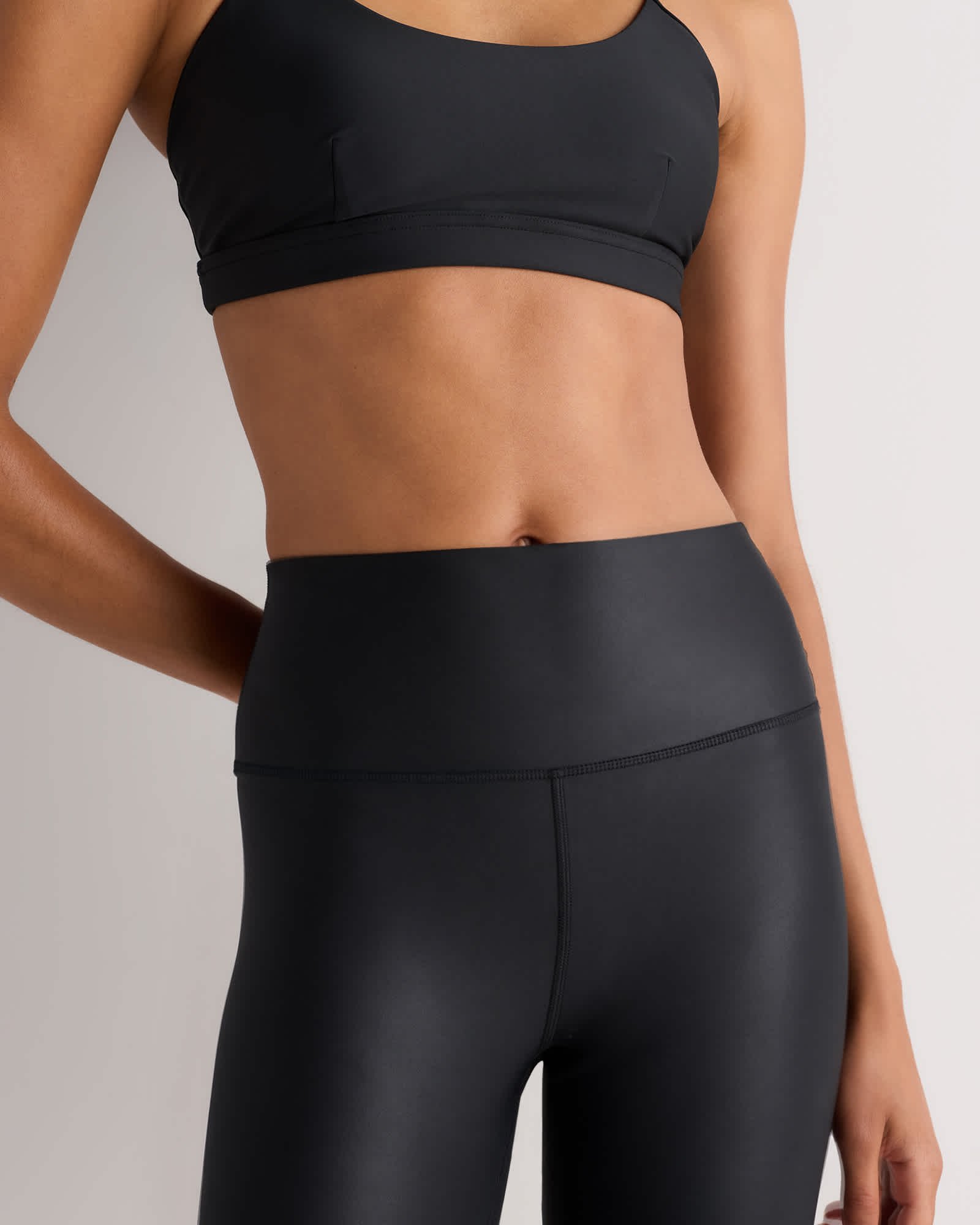 Sculpting High-Waisted Legging — Gallery image Sculpting High-Waisted Legging